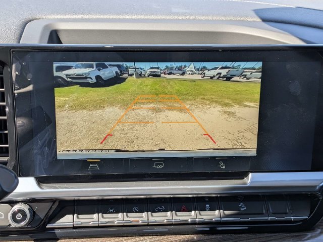 New 2026 Summit White Chevrolet LT image 30