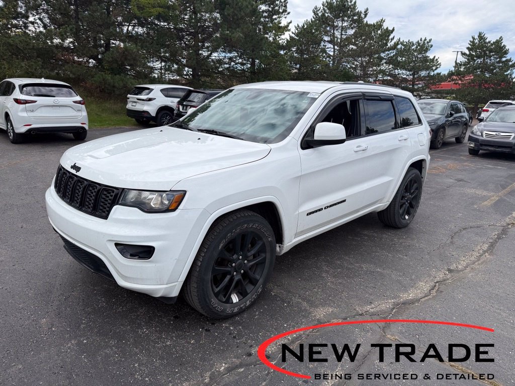 Used 2018 White Jeep Altitude image 1