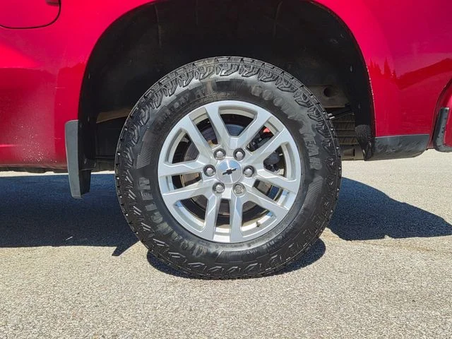 Used 2021 Red Chevrolet RST image 9