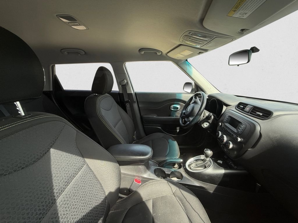 Used 2015 Silver Kia Plus image 10