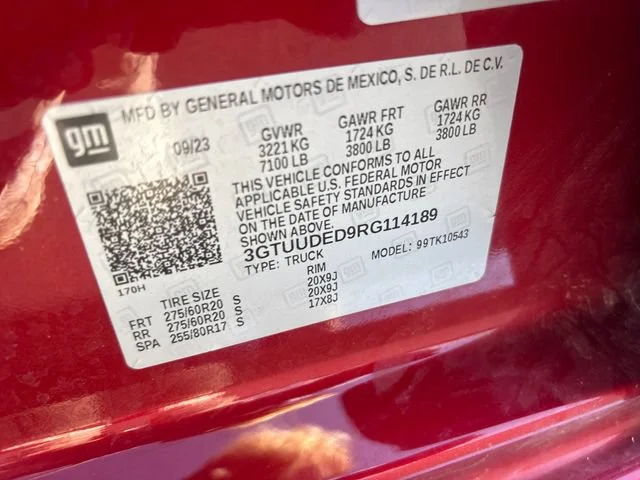 Used 2024 Volcanic Red Tintcoat GMC SLT image 34