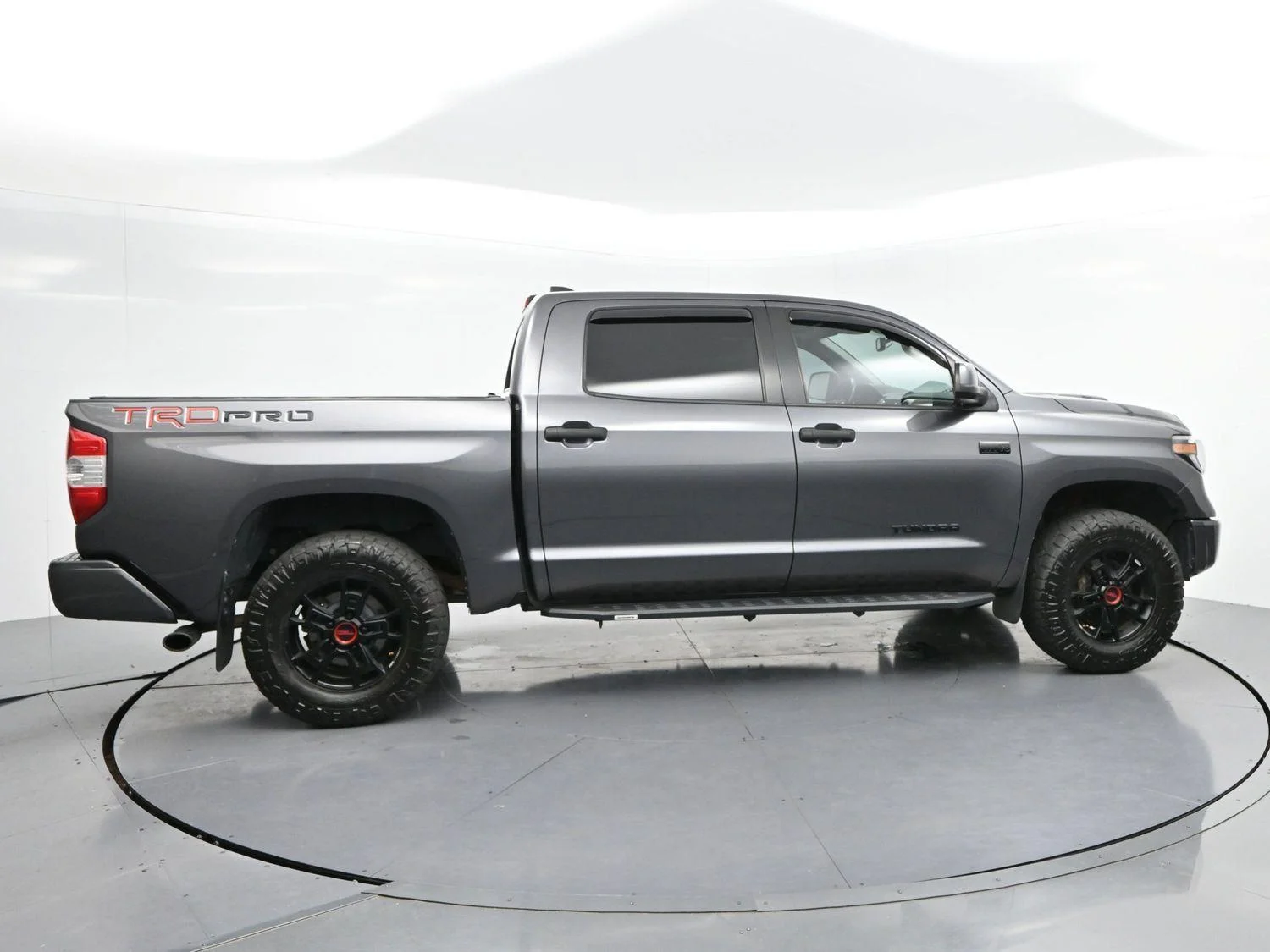 Used 2020 Magnetic Gray Metallic Toyota SR5 image 8