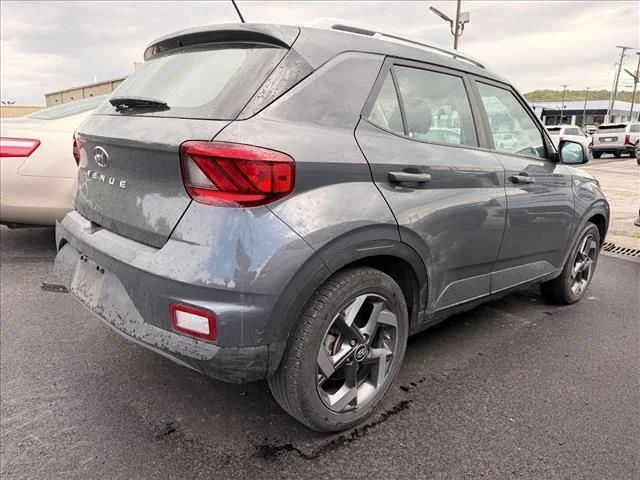 Used 2025 Gray Hyundai SEL image 6