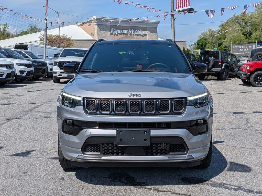 Used 2024 Gray Jeep Limited image 3