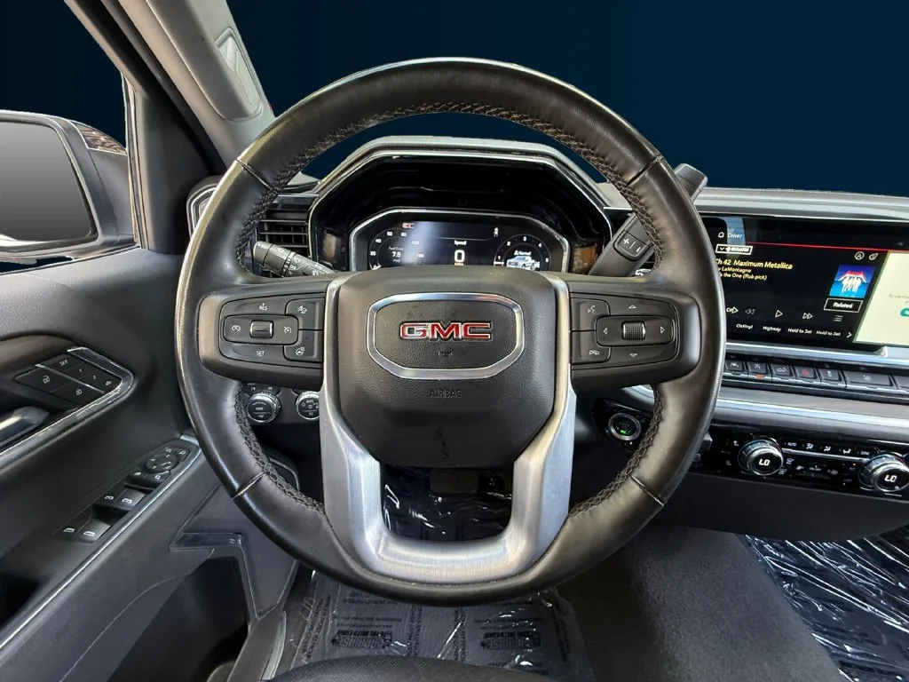 Used 2025 White GMC SLT image 13