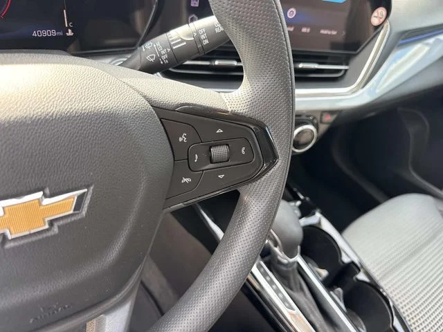 Used 2025 White Chevrolet LT image 37