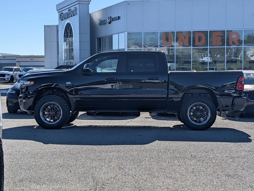 New 2026 Black RAM Sport - - LIFT KIT - FUEL WHEELS - OFFROAD RUNNING BOARDS - Remote Start - Tow Hitch image 5