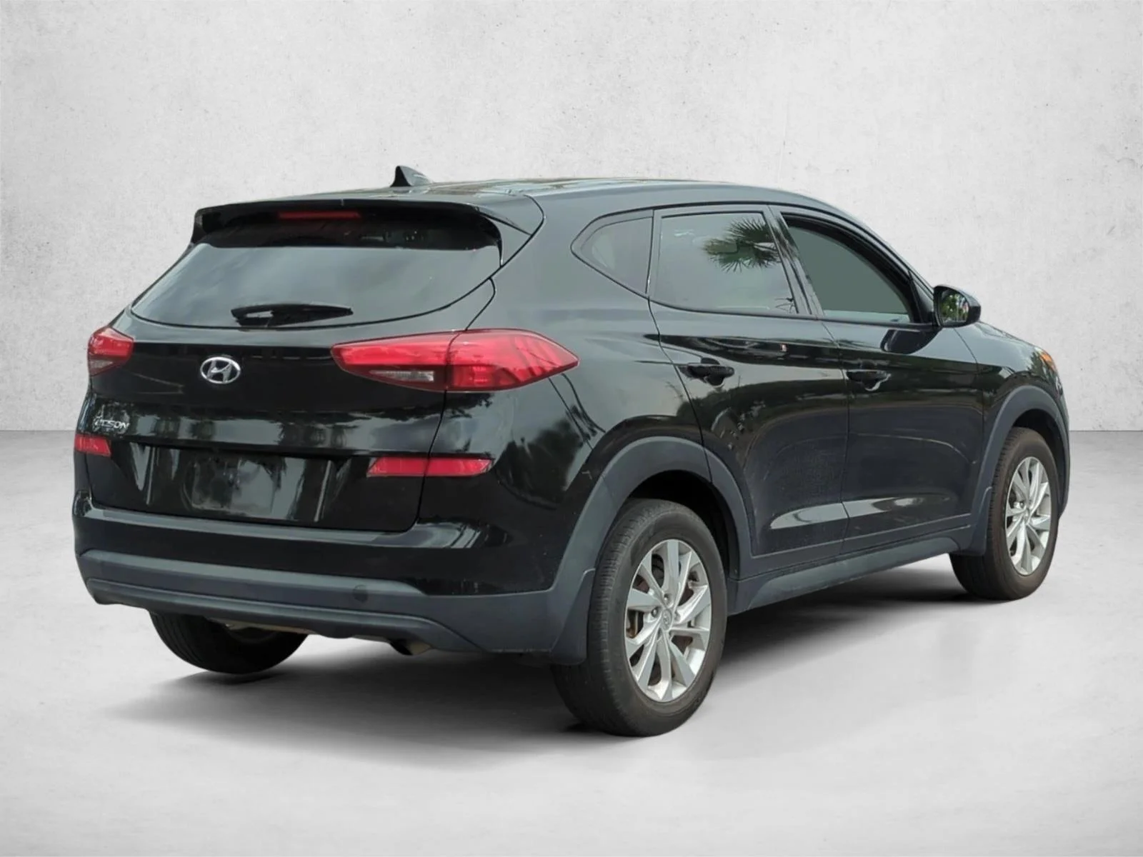 Used 2021 Black Noir Pearl Hyundai SE image 5