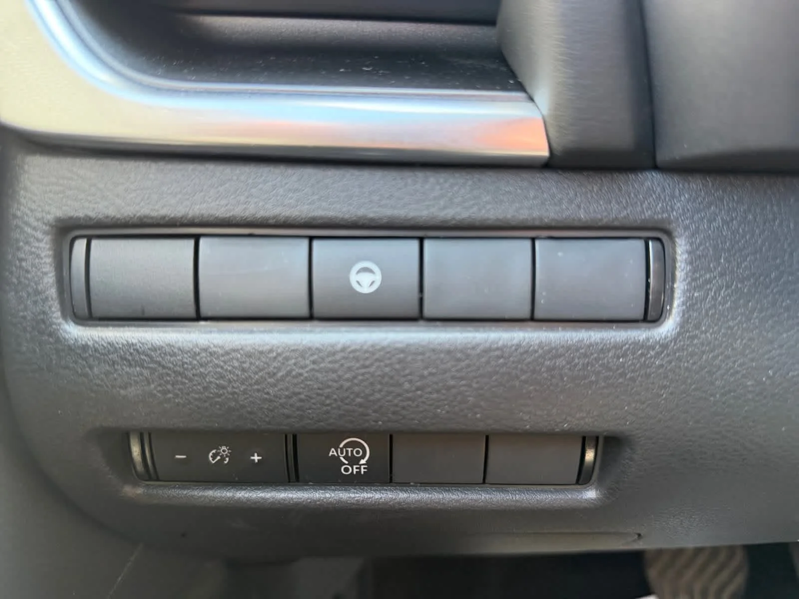 Used 2023 Pearl White Tricoat Nissan SV image 21