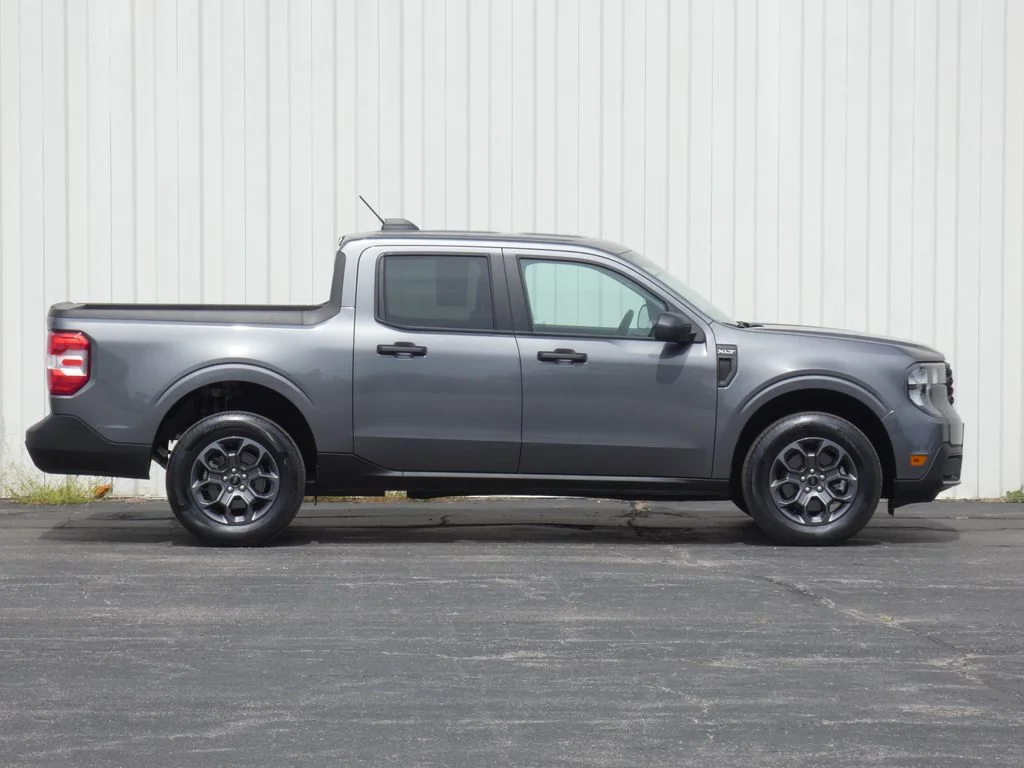 Used 2026 Gray Ford XLT image 2