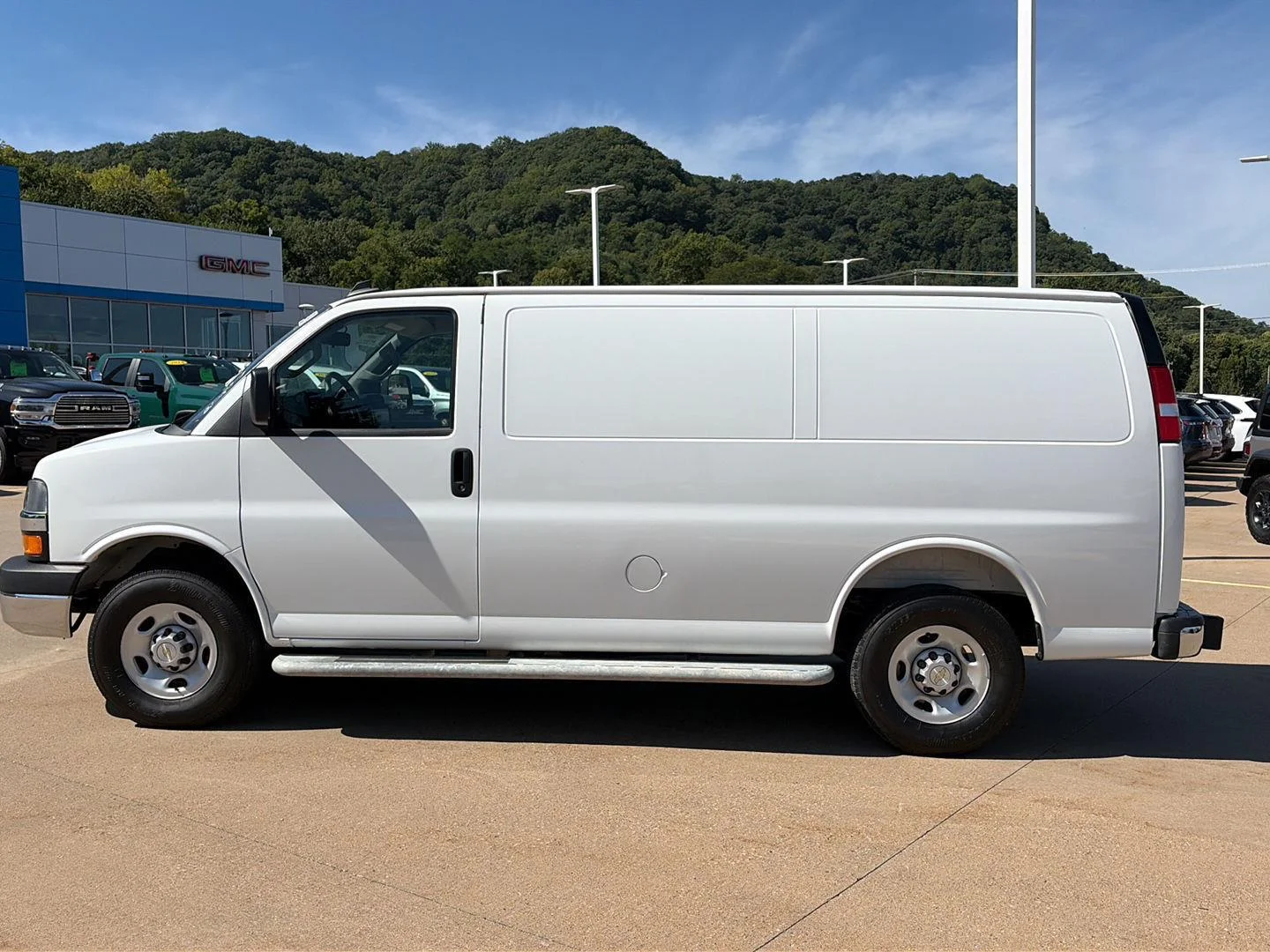 Used 2025 Summit White Chevrolet WT image 6