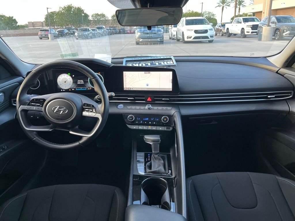 Used 2023  Hyundai SEL image 14