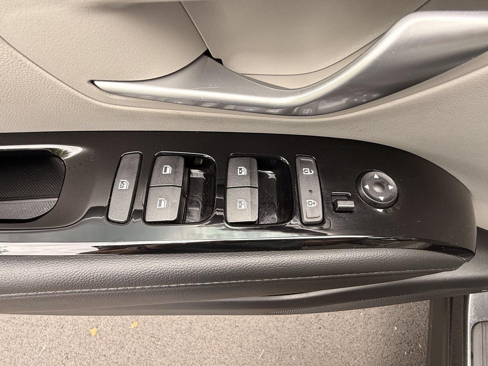 Used 2022 Portofino Gray Hyundai Limited image 13