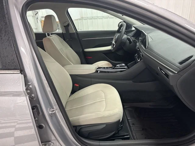 Used 2023 Silver Hyundai SEL image 30