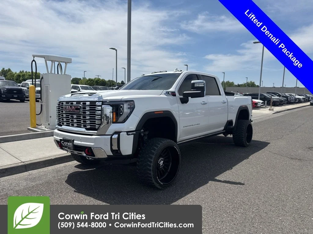 2025 GMC Sierra 4WD Crew Cab Standard Box Denali's photo
