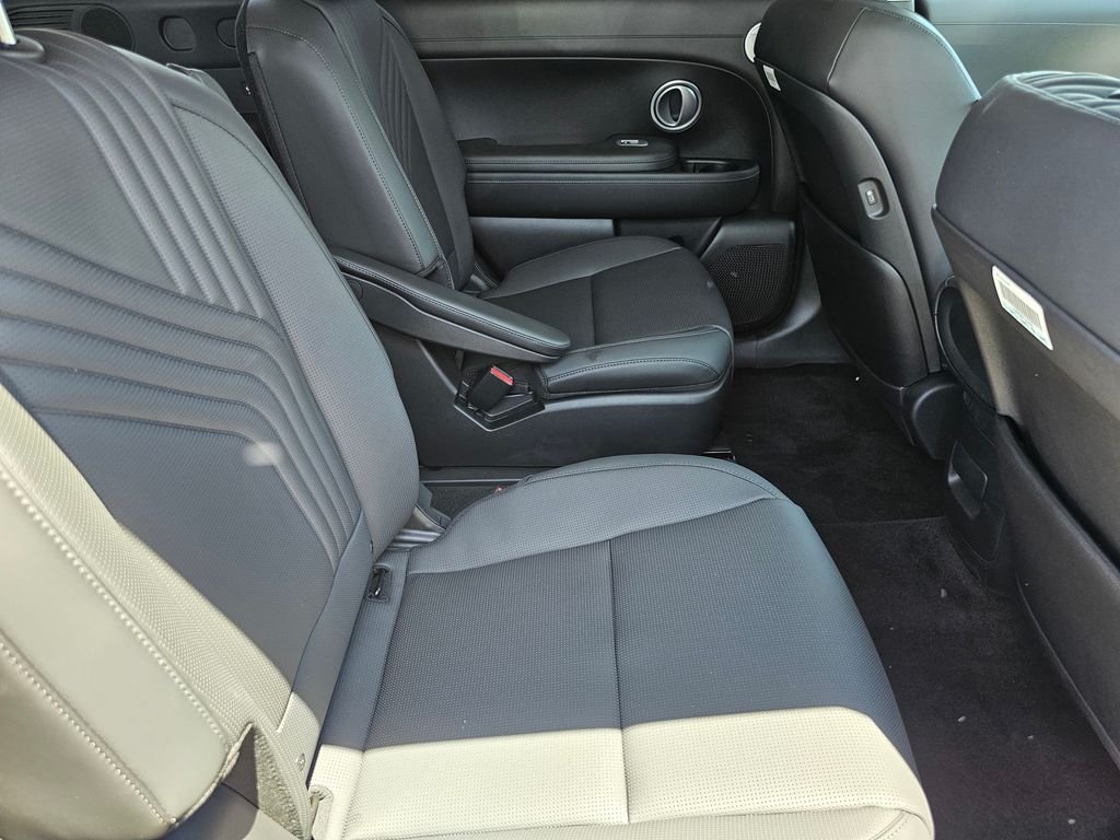 New 2026 Silver Hyundai SEL Premium image 14