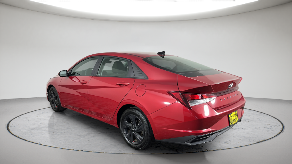 2021 Hyundai Elantra SEL - Photo 11