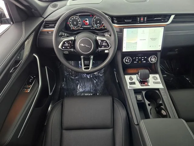 2026 Jaguar F-Pace R-Dynamic S - Photo 4