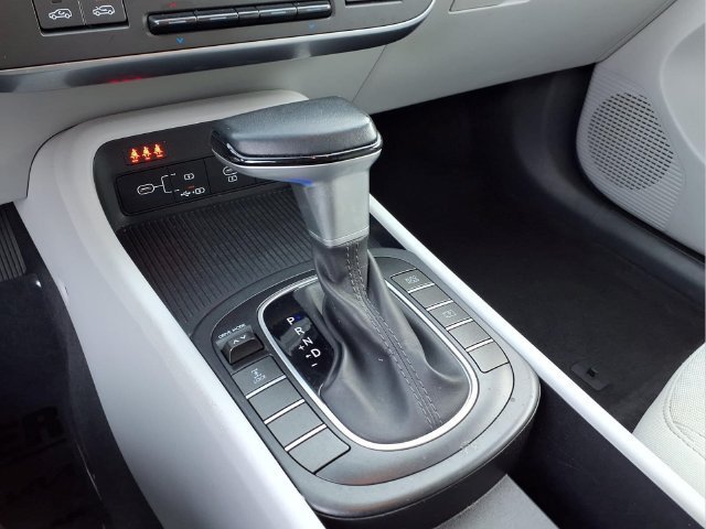 Used 2024  Hyundai SEL image 6
