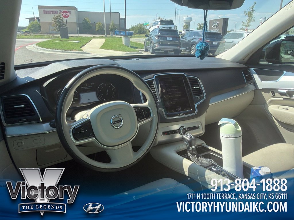 Used 2017 Black Volvo T6 Momentum image 9