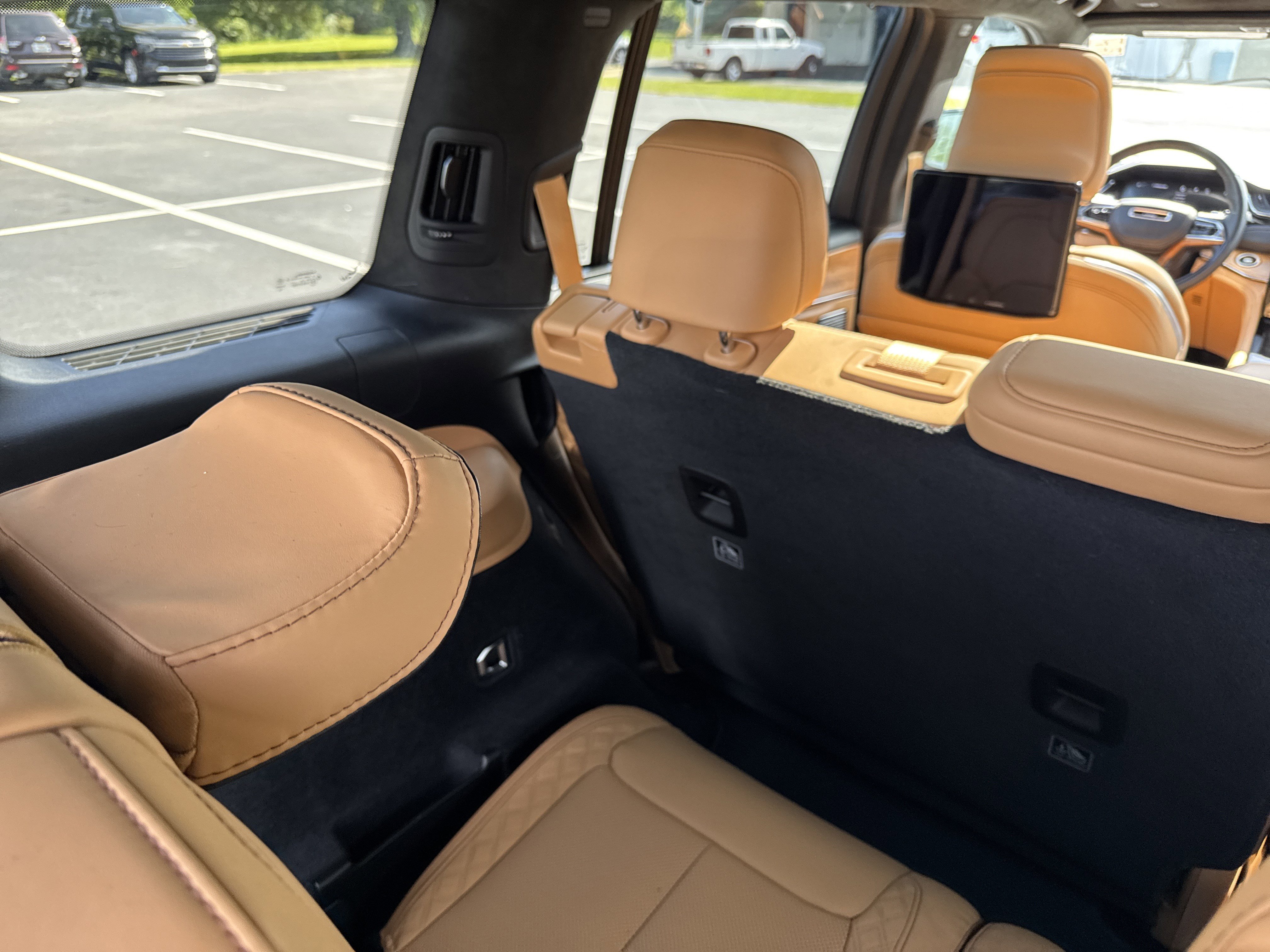 Used 2025 Bright White Clearcoat Jeep Summit image 32