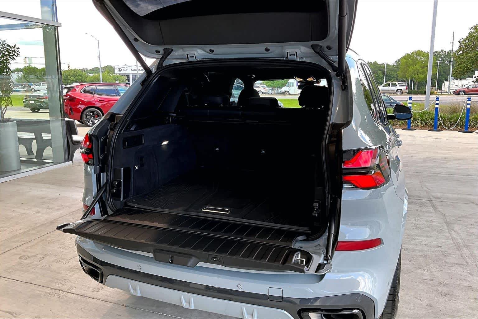Certified Used 2024 Brooklyn Grey Metallic BMW xDrive40i image 34