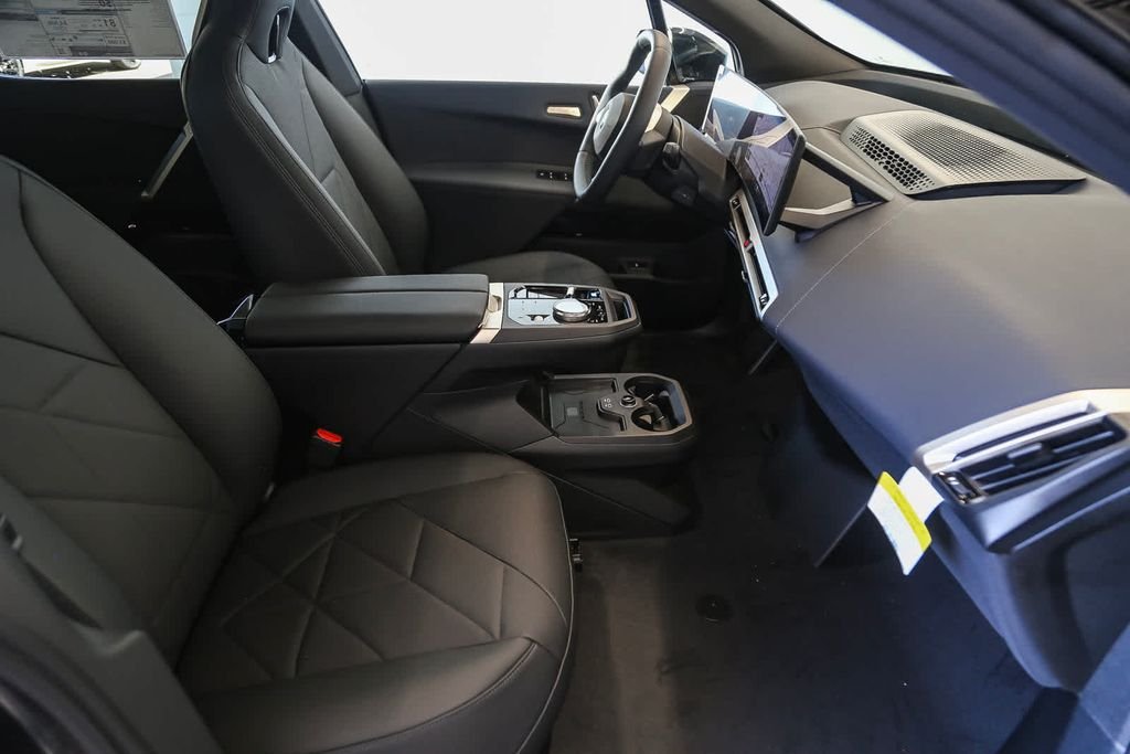 2025 BMW iX 50 - Photo 15