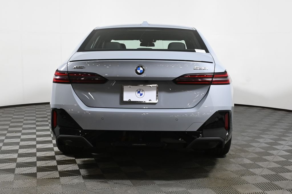 New 2027 Gray Metallic BMW 530i xDrive image 6