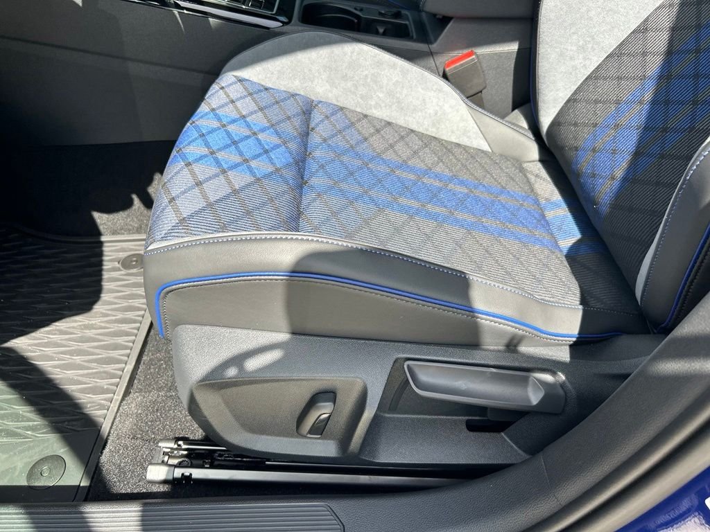 New 2026 Blue Volkswagen 2.0T image 43