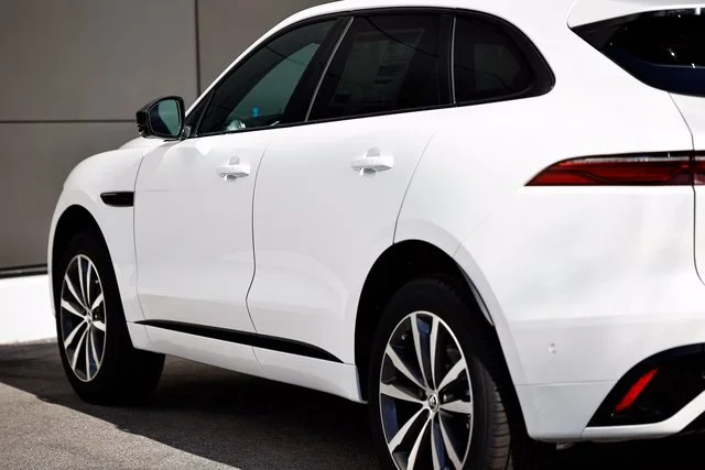 New 2026 White Jaguar P250 R-Dynamic S image 10