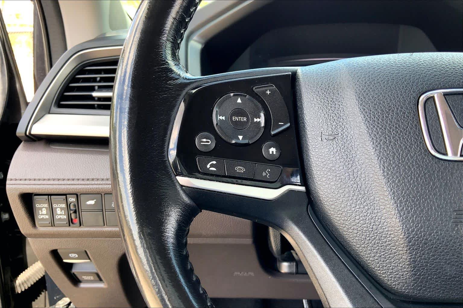 Used 2018 Crystal Black Pearl Honda EX-L image 23