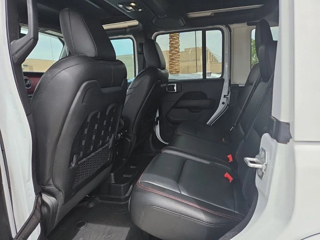 Certified Used 2021 White Jeep Unlimited Rubicon image 9