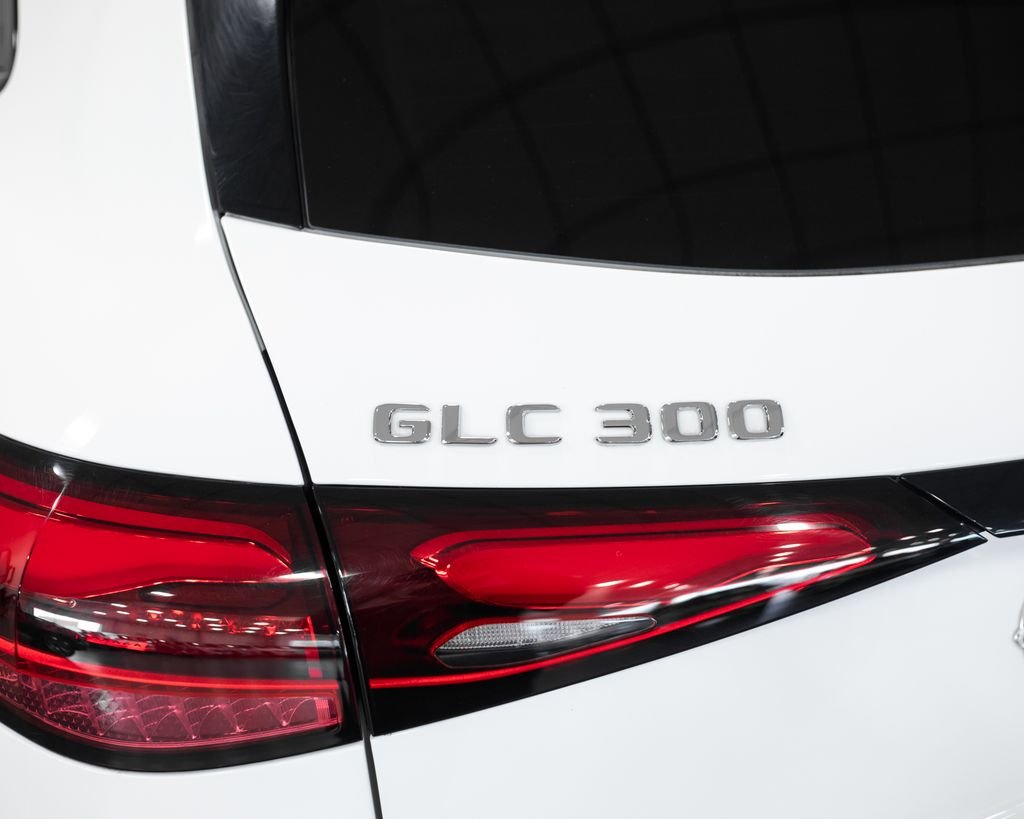 Used 2026 White Mercedes-Benz GLC 300 image 11