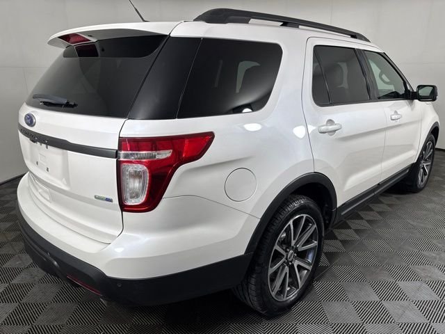 Used 2015 White Ford XLT image 3