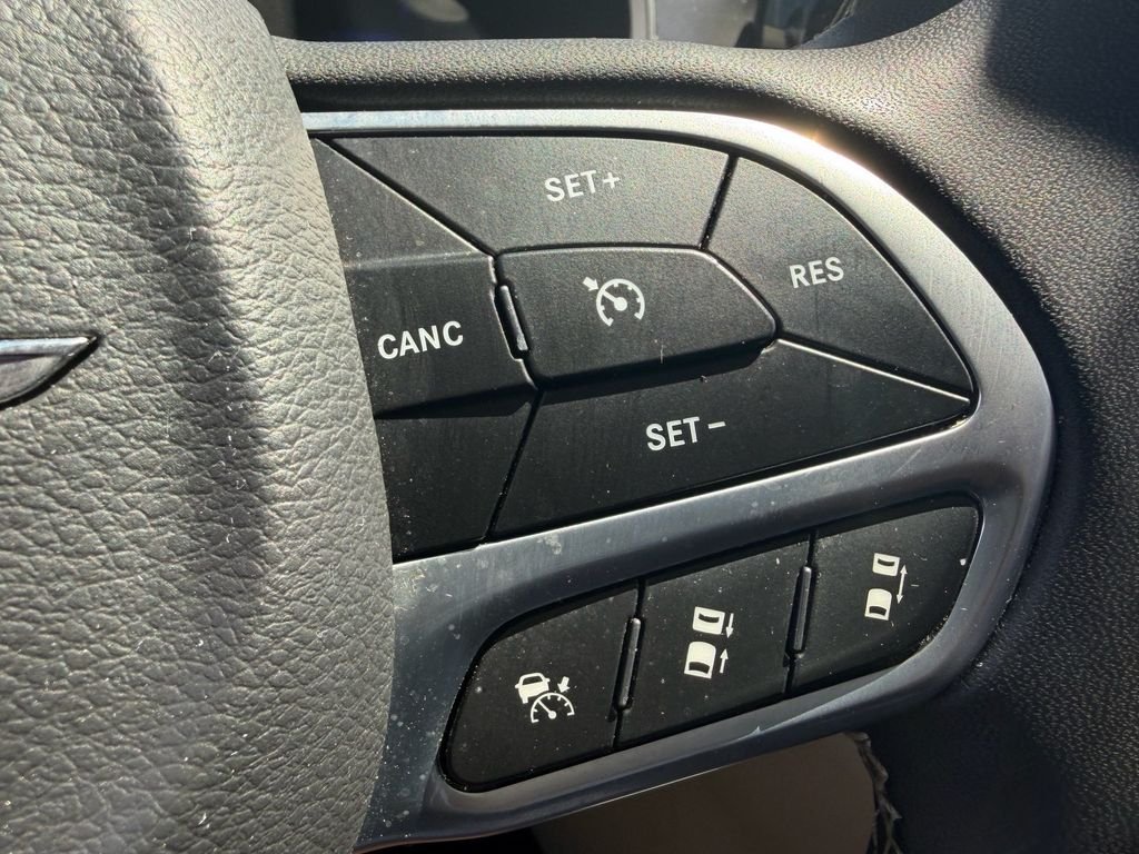 Used 2023 Black Chrysler Touring L image 28