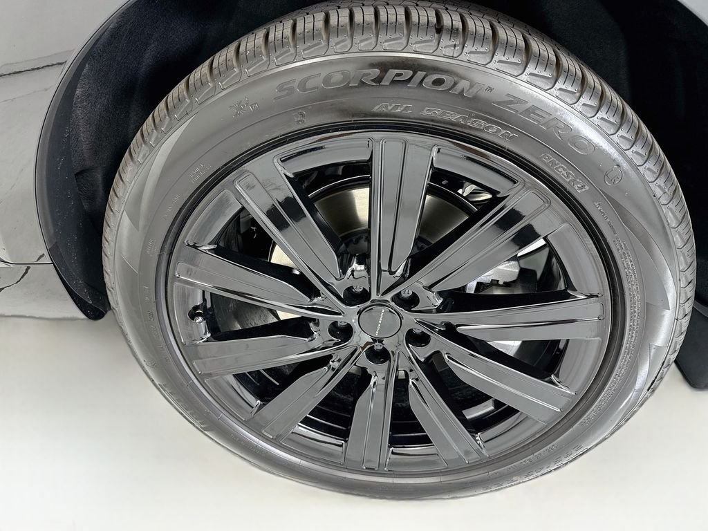 New 2026 Santorini Black Land Rover SE image 31