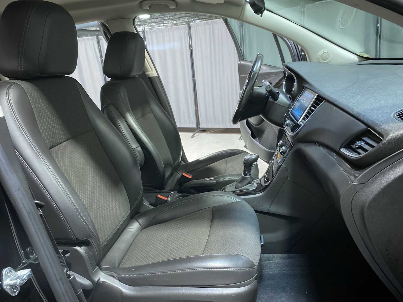 Used 2019 Ebony Twilight Metallic Buick Preferred image 14