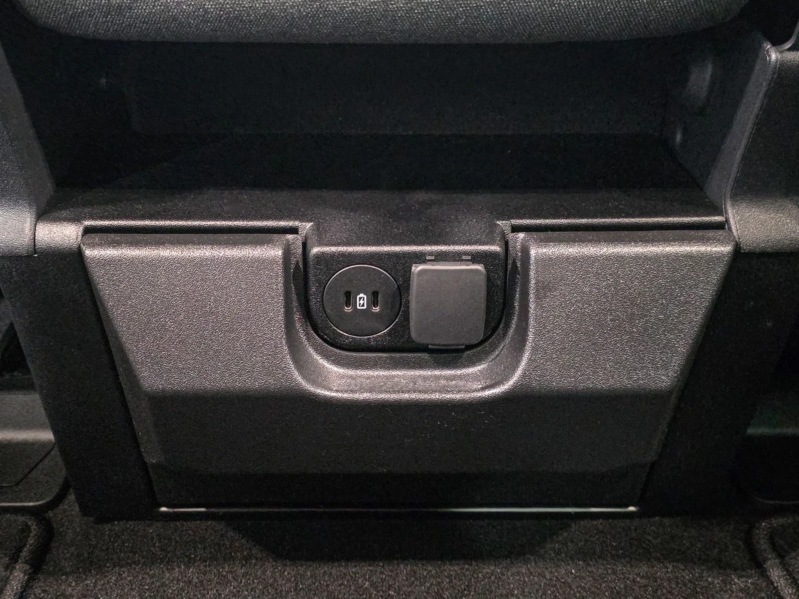Used 2026 Agate Black Metallic Ford XLT image 24