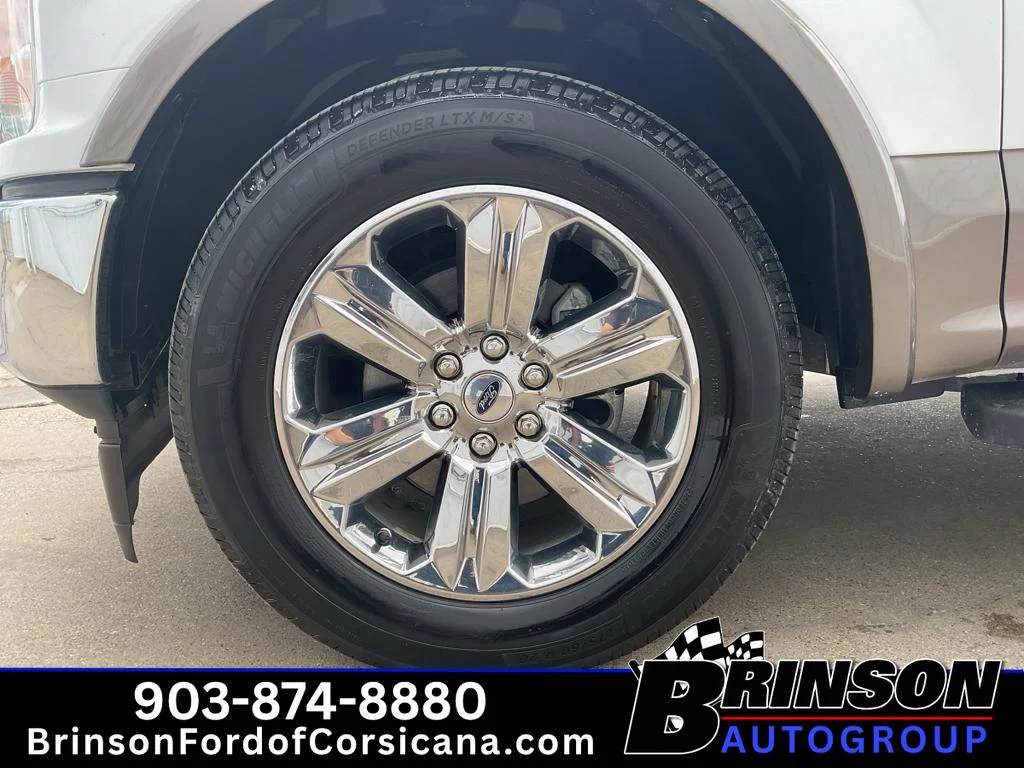 Used 2019 OXFORD WHITE Ford LARIAT image 13
