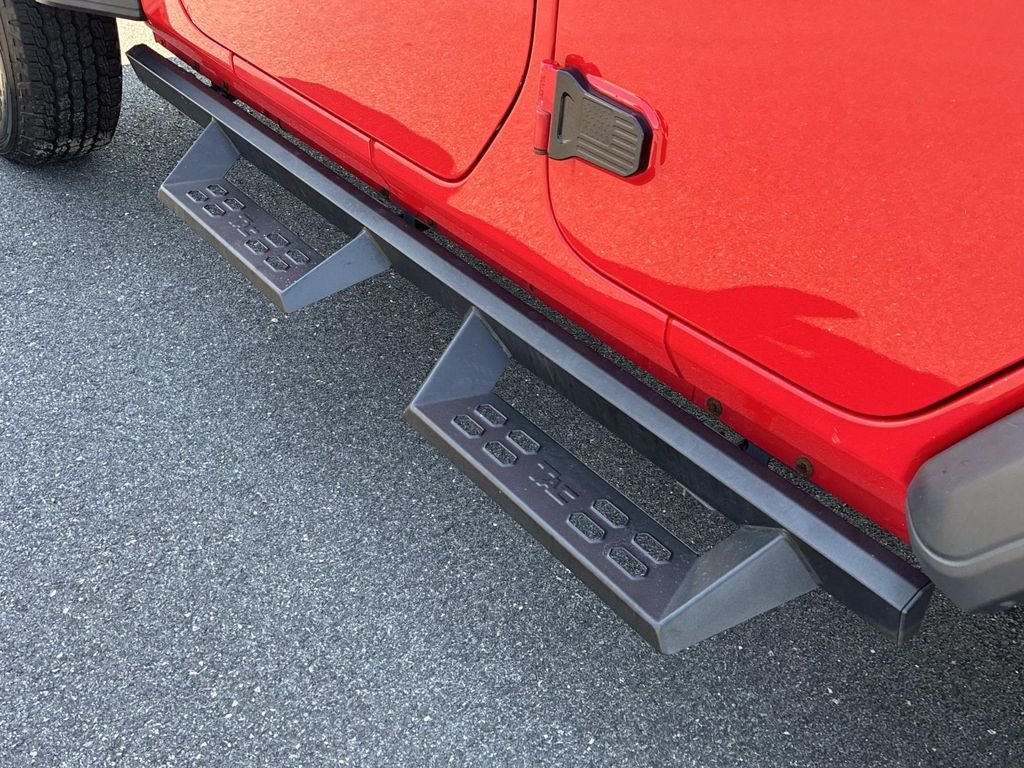 Used 2019 Red Jeep Unlimited Sport image 13