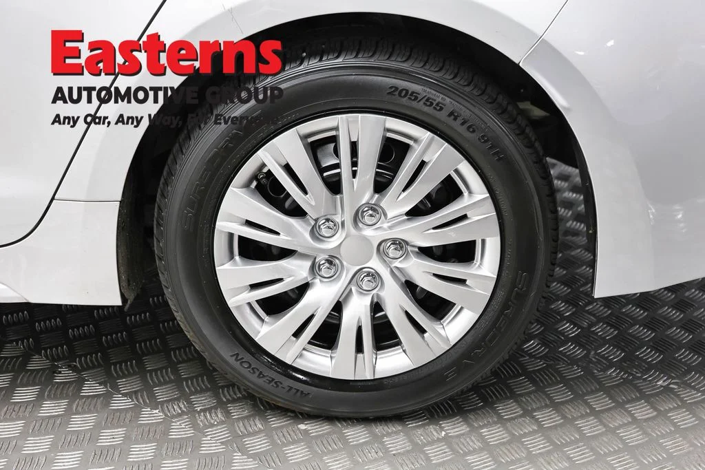 Used 2022 Silver Toyota LE image 8