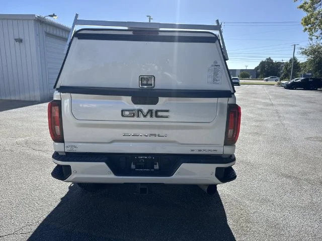 Used 2022 White GMC Denali image 6