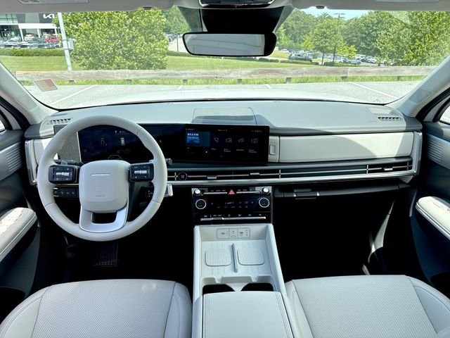 Used 2024 White Hyundai SEL image 21