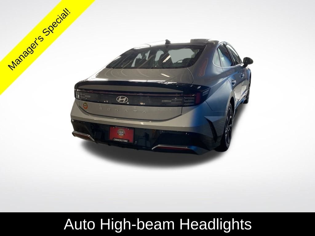 Used 2025 Silver Hyundai SEL image 17