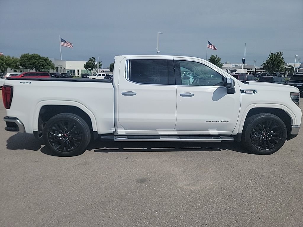 Used 2024 White GMC SLT image 5