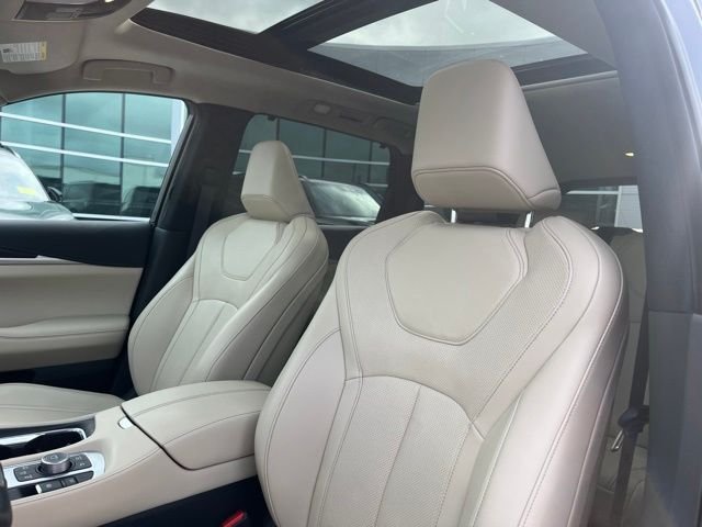 Certified Used 2024 Blue INFINITI Sensory image 15