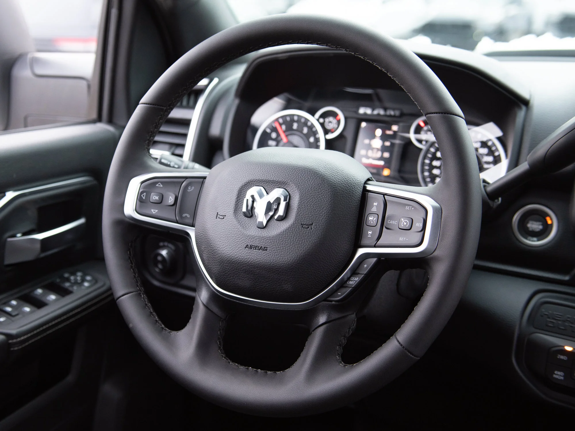 New 2027 White RAM Big Horn* Crew Cab 4x4, 6.4L HEMI V8, Heated Seats/Wheel, Remote Start image 13