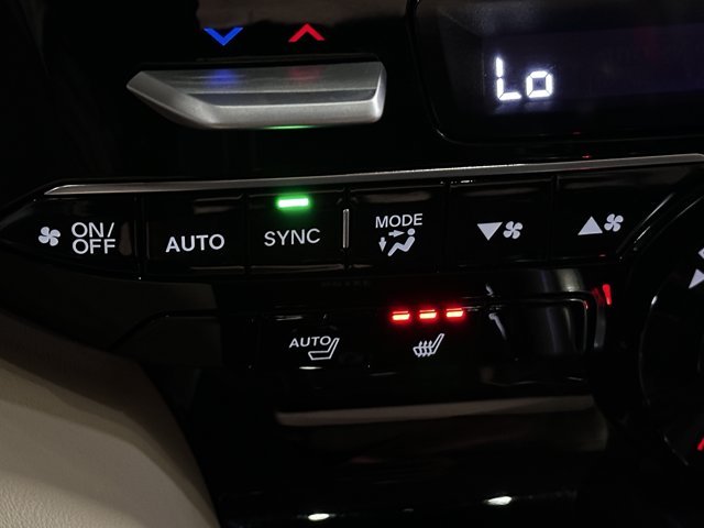 Used 2026 Platinum White Pearl Acura with Technology Package image 14