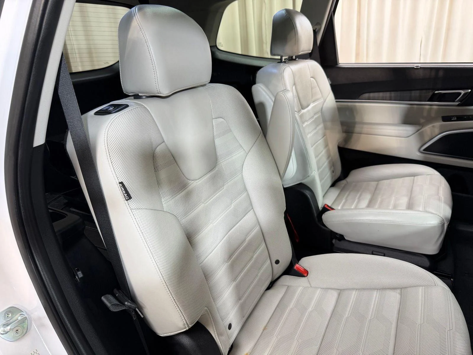 Used 2023 Glacial White Pearl Kia SX-Prestige image 42