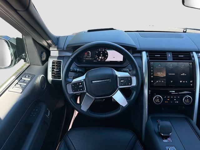Used 2025 Santorini Black Metallic Land Rover Metropolitan Edition image 18